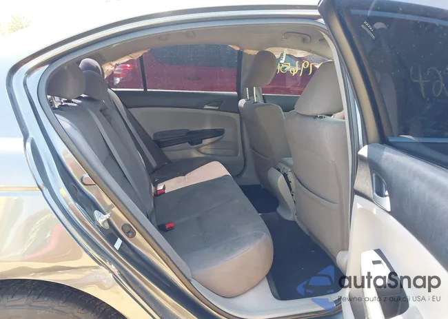 1HGCP2F48CA111751: 42796512