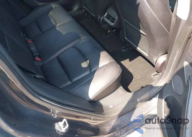 5YJ3E1EB3NF157111: 42797090