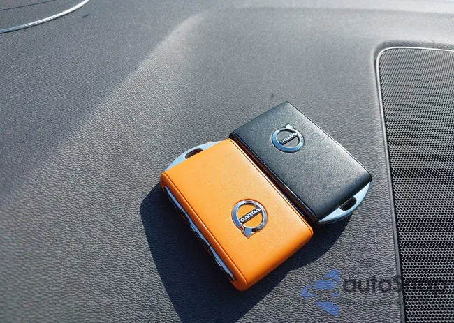 YV4102RK8M1739750: 42797559