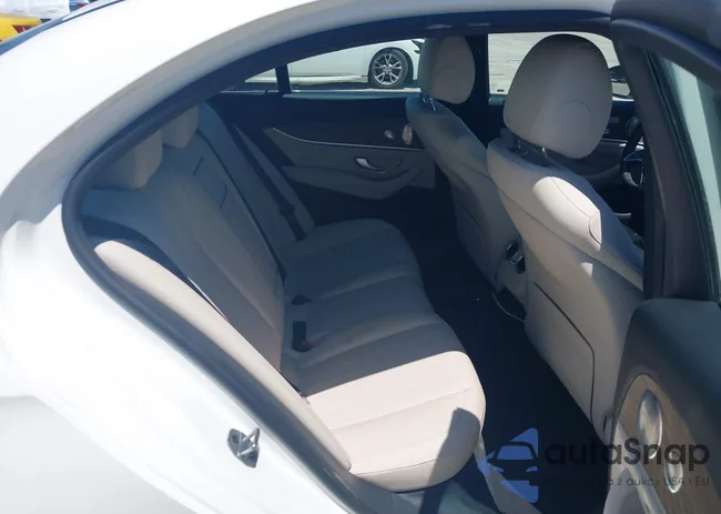 W1KZF8DB8NB049335: 42796570