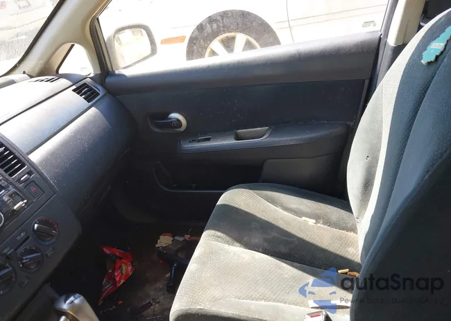 3N1BC1AP4BL390689: 42796843