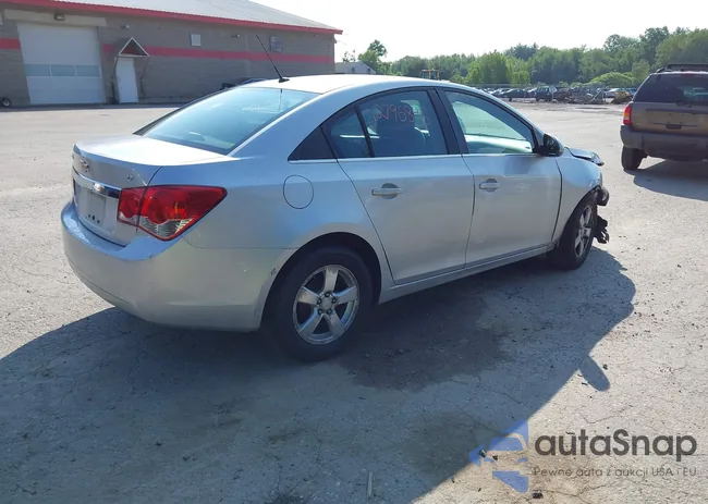 1G1PE5SC8C7100372: 42796845