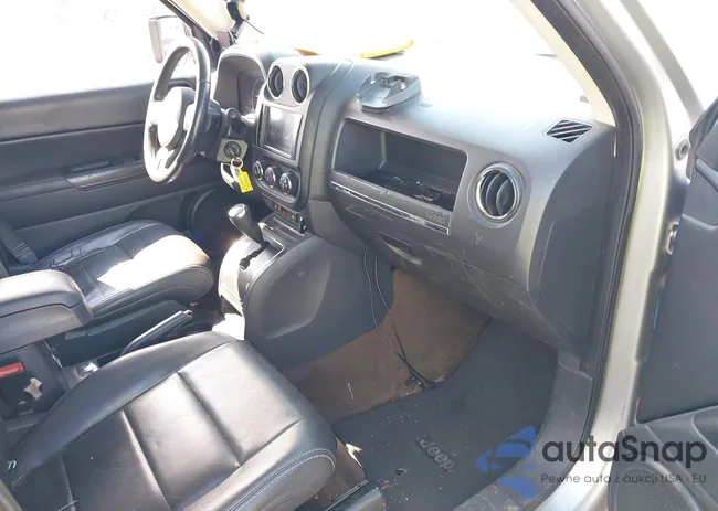 1C4NJRFB9FD218004: 42796917