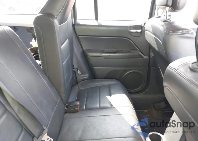 1C4NJRFB9FD218004: 42796917