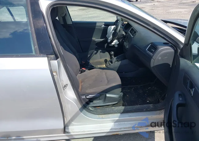 3VW1K7AJ9BM071368: 42797971