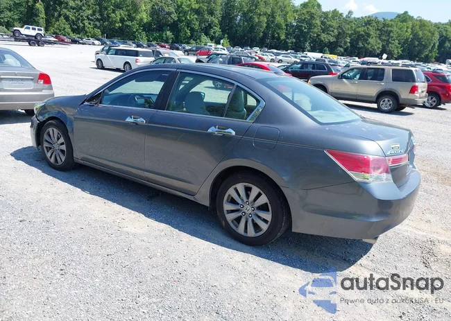 1HGCP3F88BA019885: 42797988