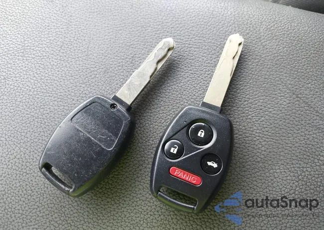 1HGCP36879A045680: 42798087