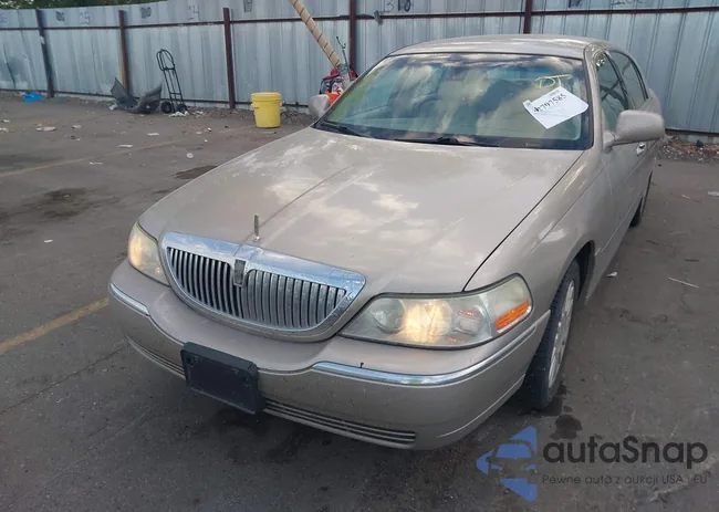 1LNHM82W93Y696835: 42797585