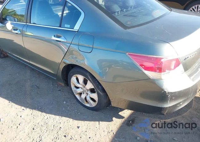 1HGCP36818A018585: 42797659