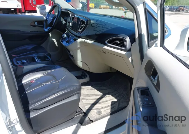 2C4RC1BG1HR795852: 42799282