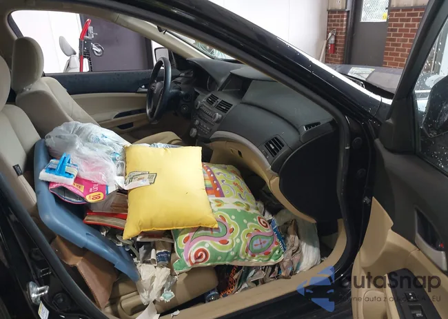 1HGCP2F44CA018290: 42799360