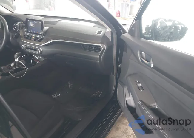 1N4BL4CV0RN411743: 42800044