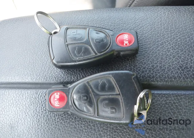 WDBUF65J33X100561: 42800069