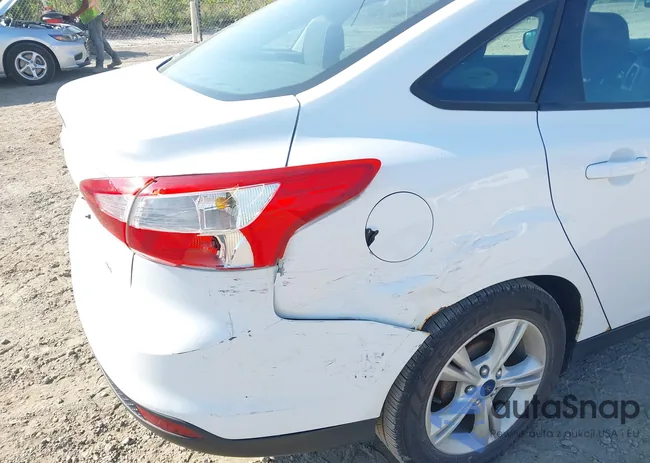 1FADP3F26EL438332: 42800131