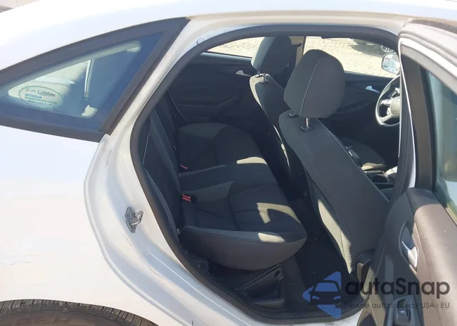 1FADP3F26EL438332: 42800131