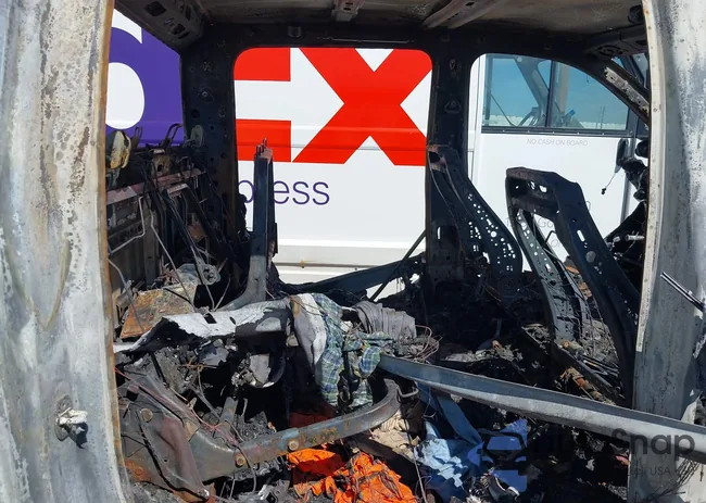 3GTU9DED2KG175911: 42800267