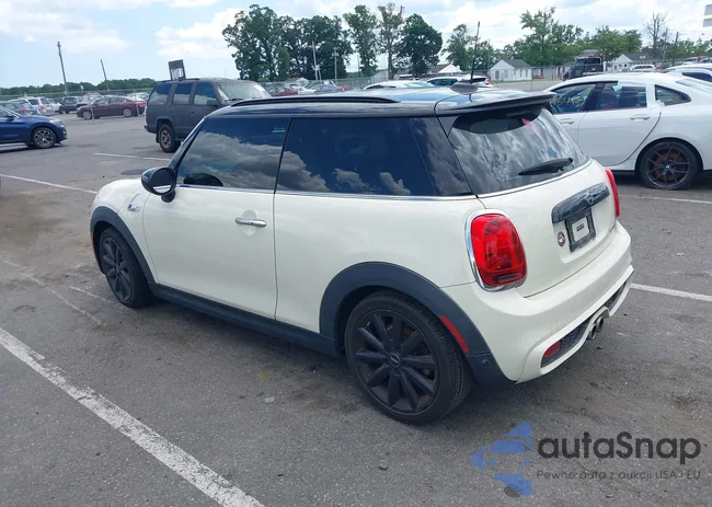 WMWXR5C08L2L74858: 42800523