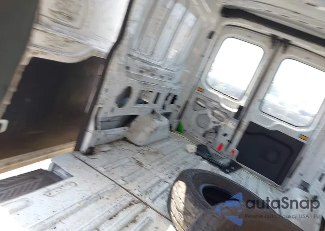 1FTYR2CM9JKA57127: 42799779