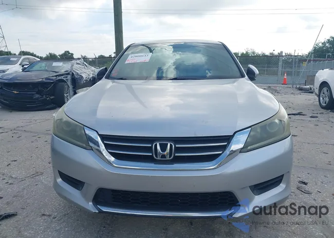 1HGCR2F3XDA102794: 42800642