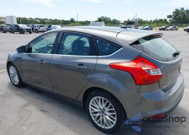 1FADP3N27DL180743: 42800778