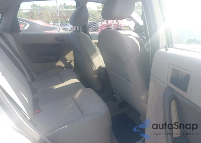 1FAHP3FN4AW275796: 42800943