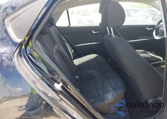 3KPA24AD3PE568171: 42800953