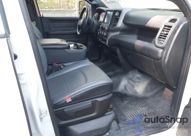 3C6UR5CJ8RG138071: 42802448