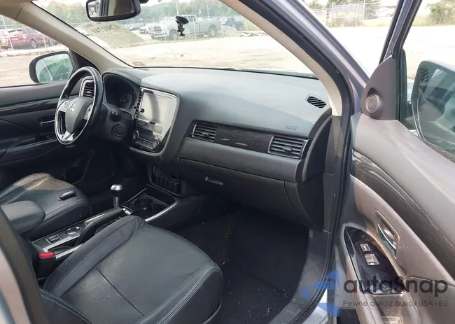 JA4AD3A36HZ050826: 42801740