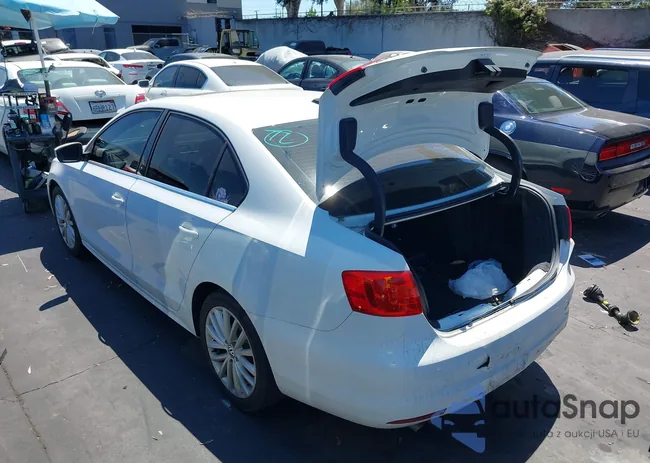 3VWLL7AJ8EM438545: 42803503