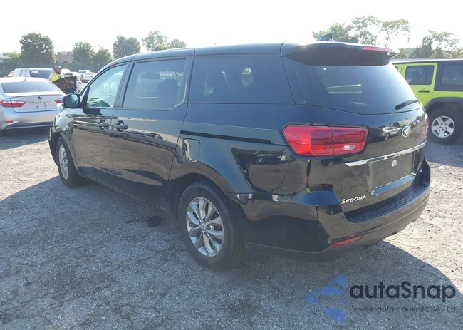 KNDMB5C19M6668069: 42802632