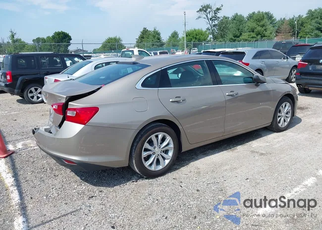 1G1ZD5ST3RF158030: 42802674