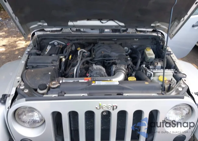 1C4GJWBG9CL125946: 42803971