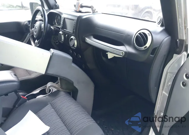 1C4GJWBG9CL125946: 42803971