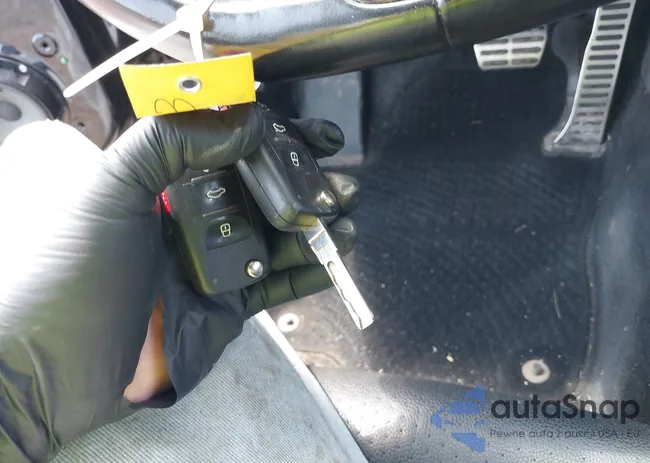 1VWDT7A35HC056985: 42804108