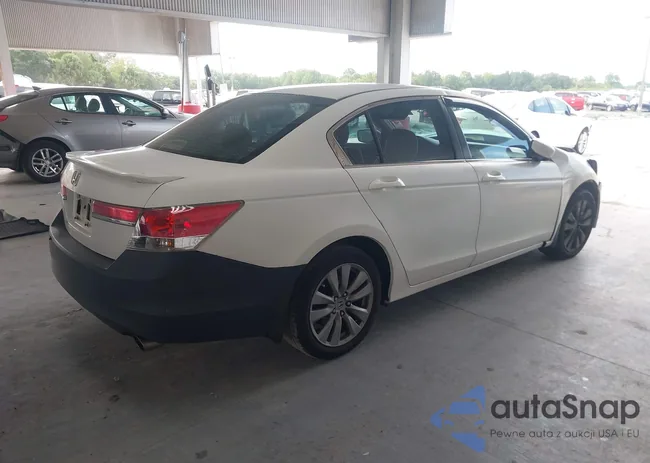 1HGCP2F77BA104430: 42805087