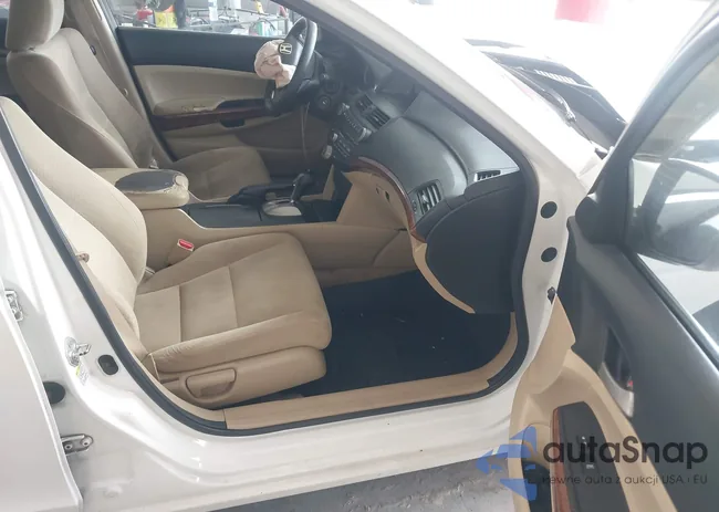 1HGCP2F77BA104430: 42805087