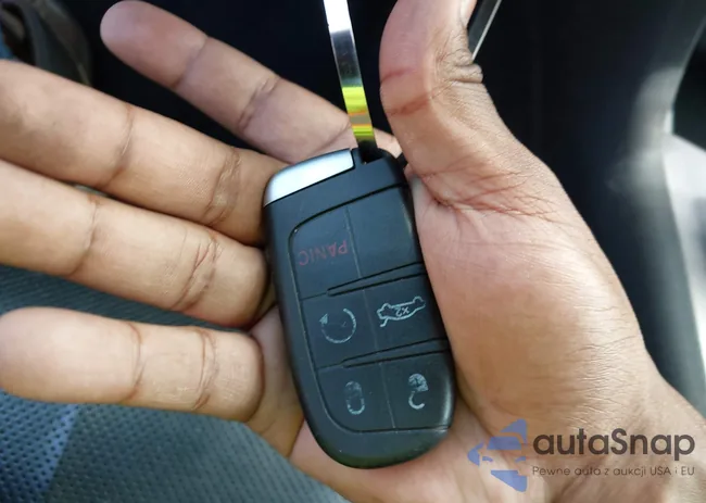 2C3CDXBG0KH743586: 42805232