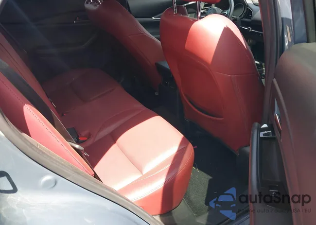 3MVDMBCM8PM563187: 42804652