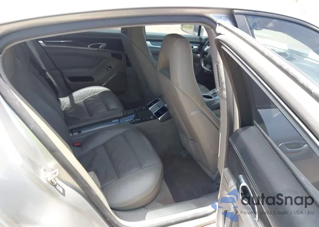 WP0AB2A70AL062004: 42806448