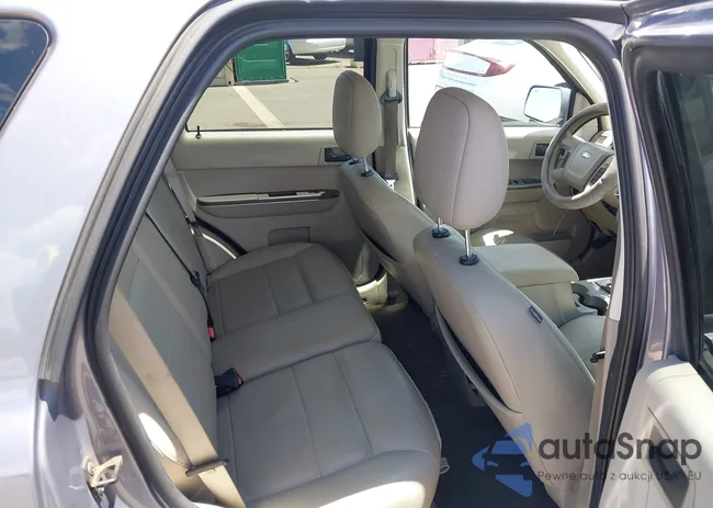 1FMCU49HX8KC68082: 42806471