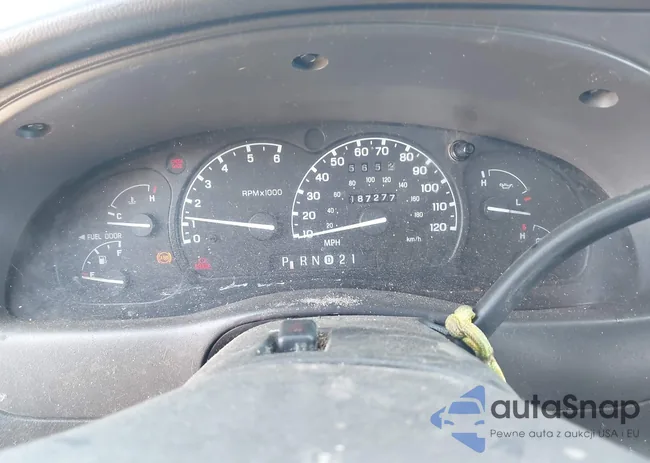 1FTYR44U82TA39062: 42805625