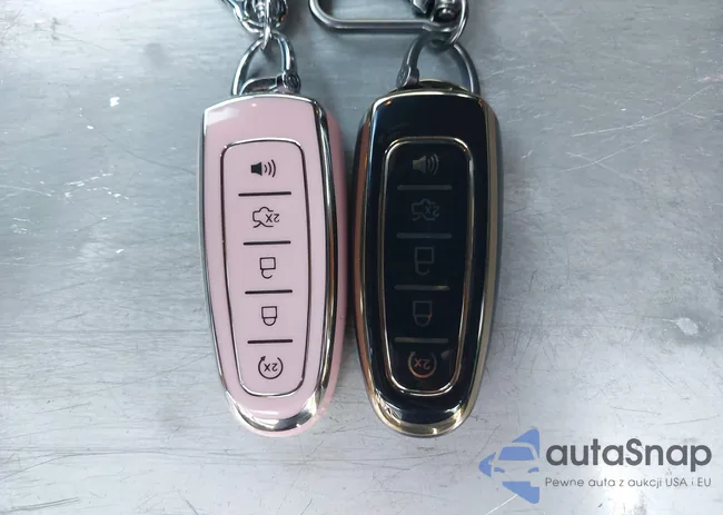 1FAHP2F88DG105542: 42805672