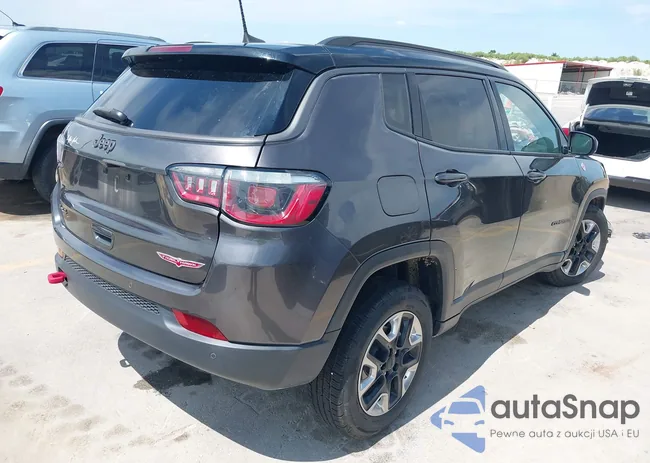 3C4NJDDB0JT465677: 42805690