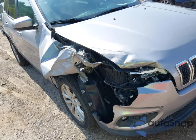 1C4PJLCB2KD175582: 42805832