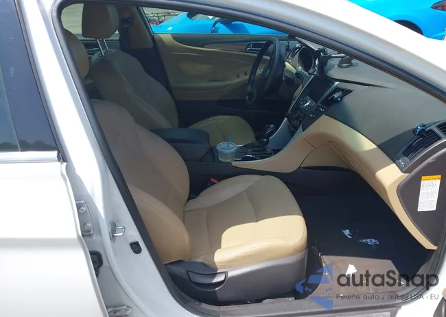 KMHEC4A48CA044179: 42806979