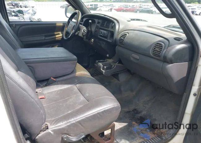 3B7KC26Z3XM512411: 42807085