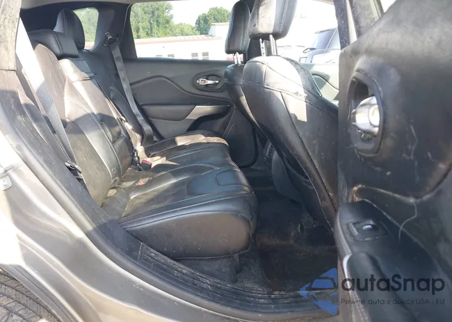 1C4PJLLB1KD266004: 42807485