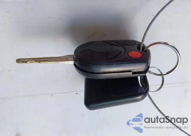 3FAHP0JA1BR143764: 42806813