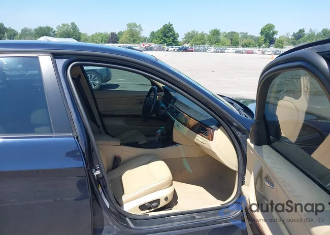 WBAVD135X6KV14410: 42807763