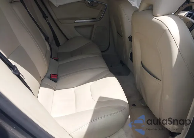 YV140MFK4F1355820: 42807871